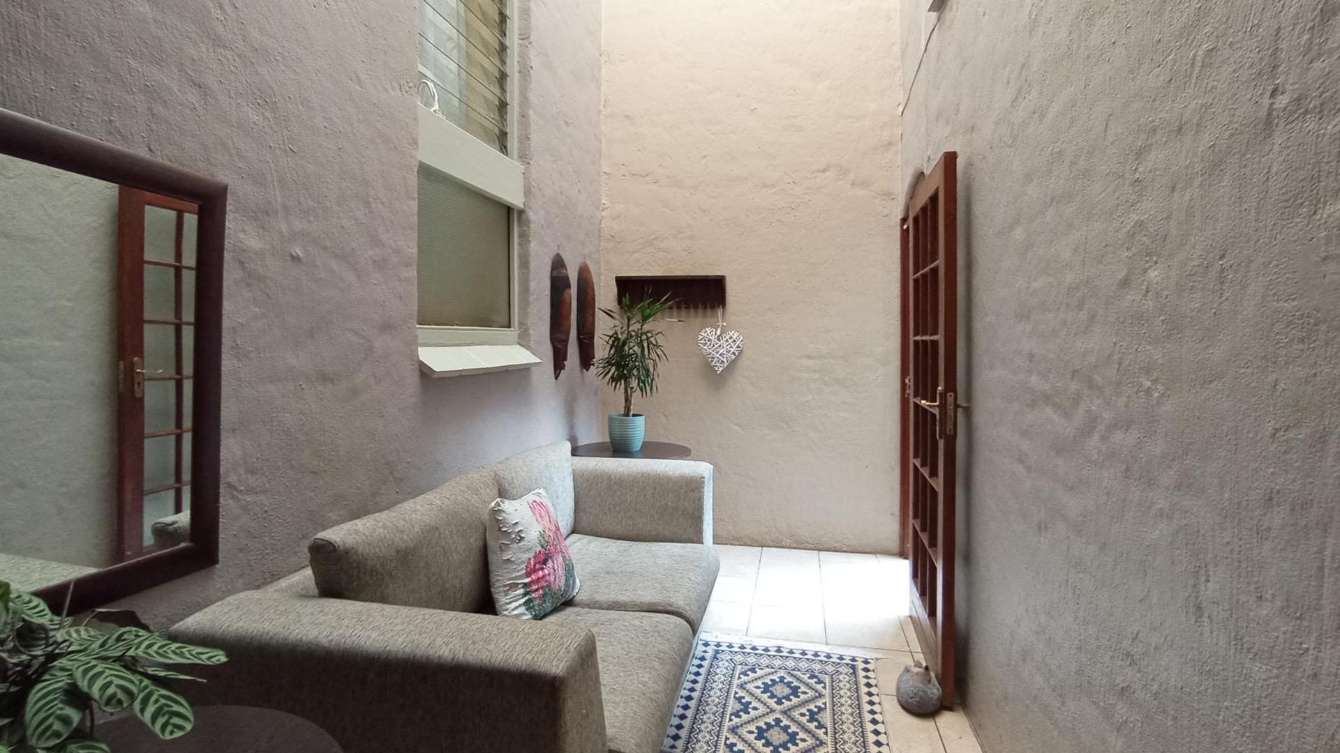 Spaces - 44 square meters of property in Arcadia