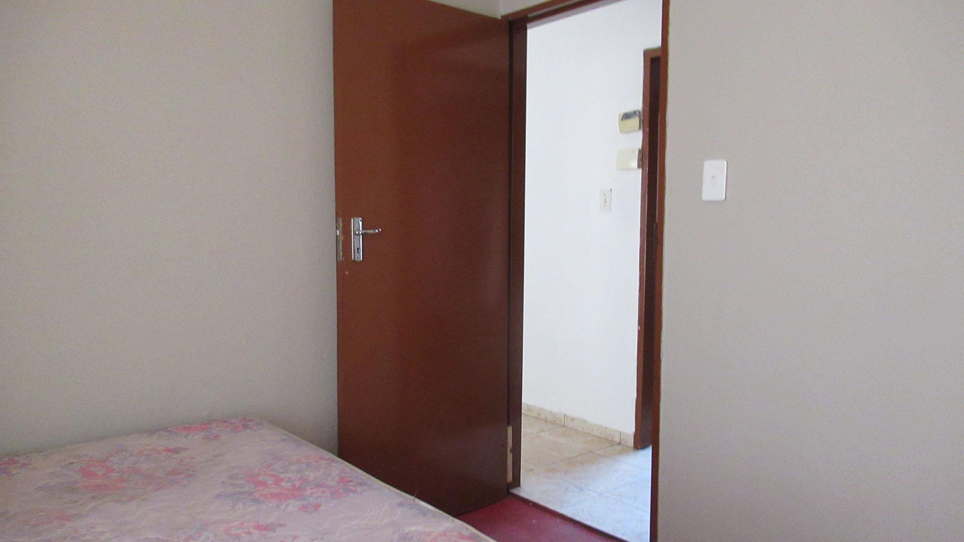 Bed Room 2 - 10 square meters of property in Mapetla