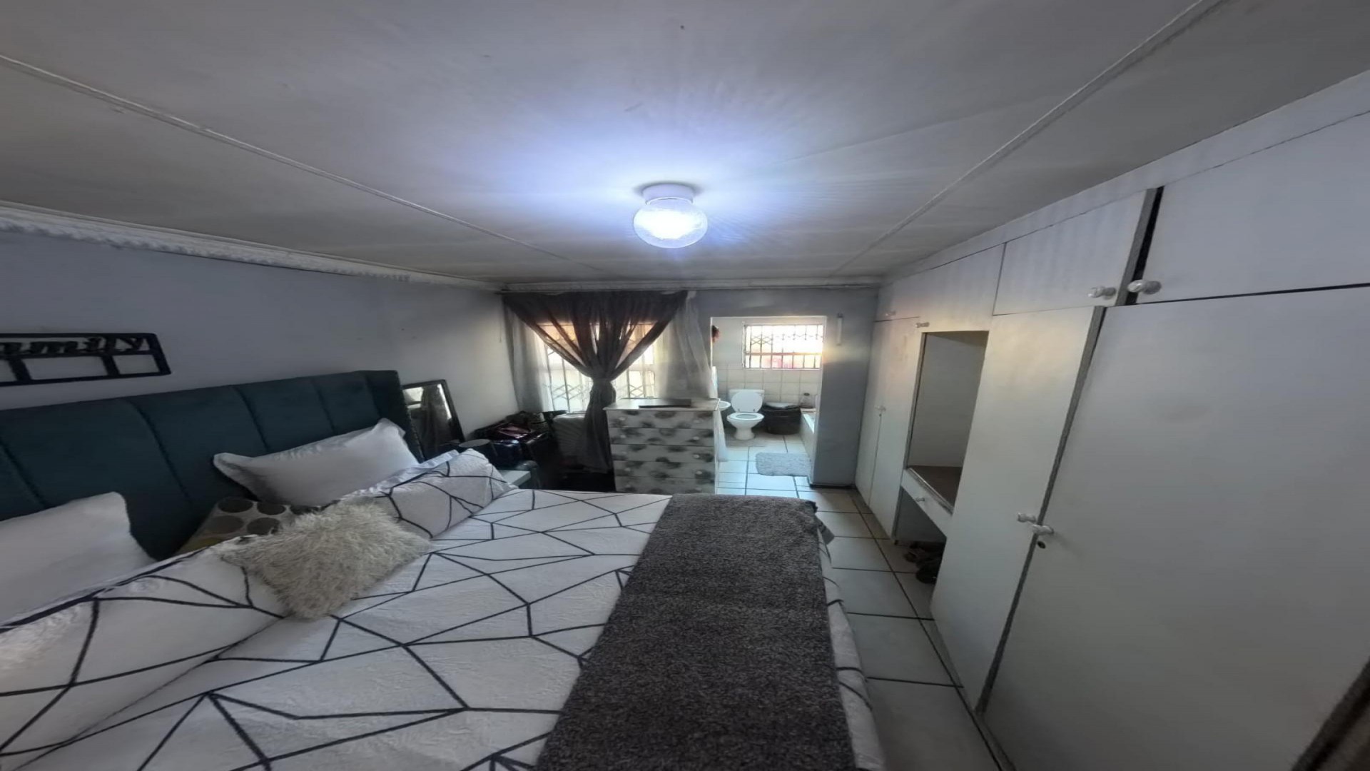 Bed Room 1 of property in Karenpark
