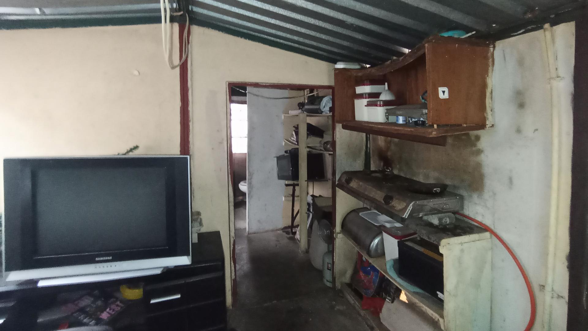 Flatlet - 20 square meters of property in Karenpark