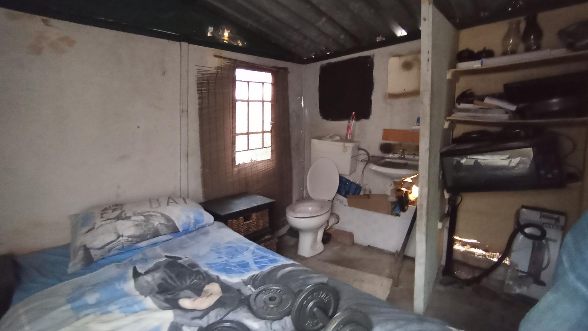 Flatlet - 20 square meters of property in Karenpark