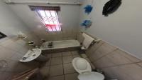 Bathroom 1 of property in Karenpark