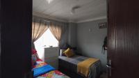 Bed Room 2 - 13 square meters of property in Karenpark