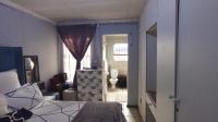 Bed Room 1 - 14 square meters of property in Karenpark