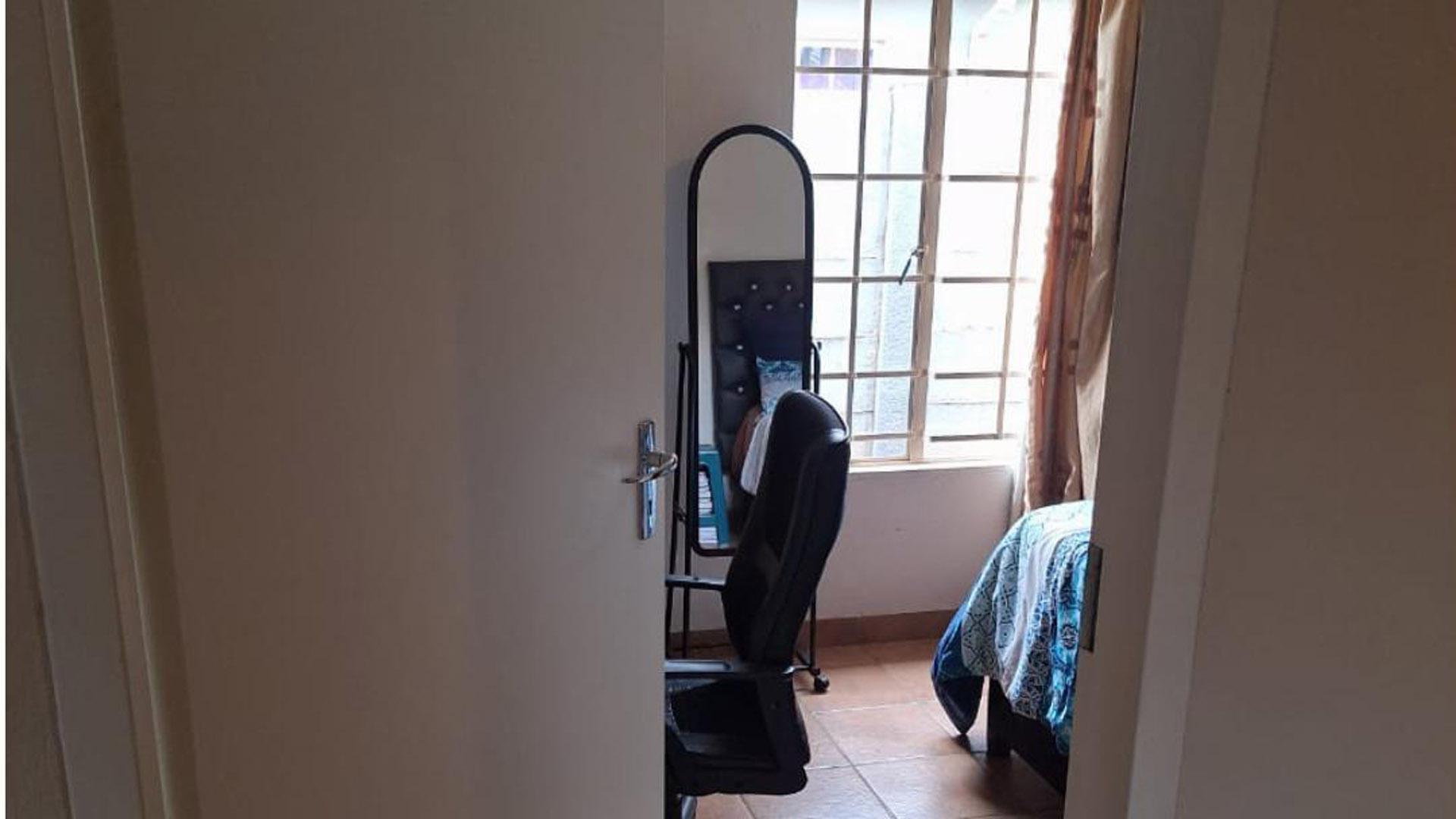 Bed Room 1 of property in Watervalspruit