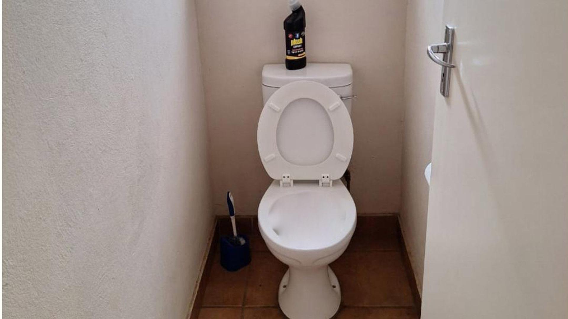 Bathroom 1 of property in Watervalspruit