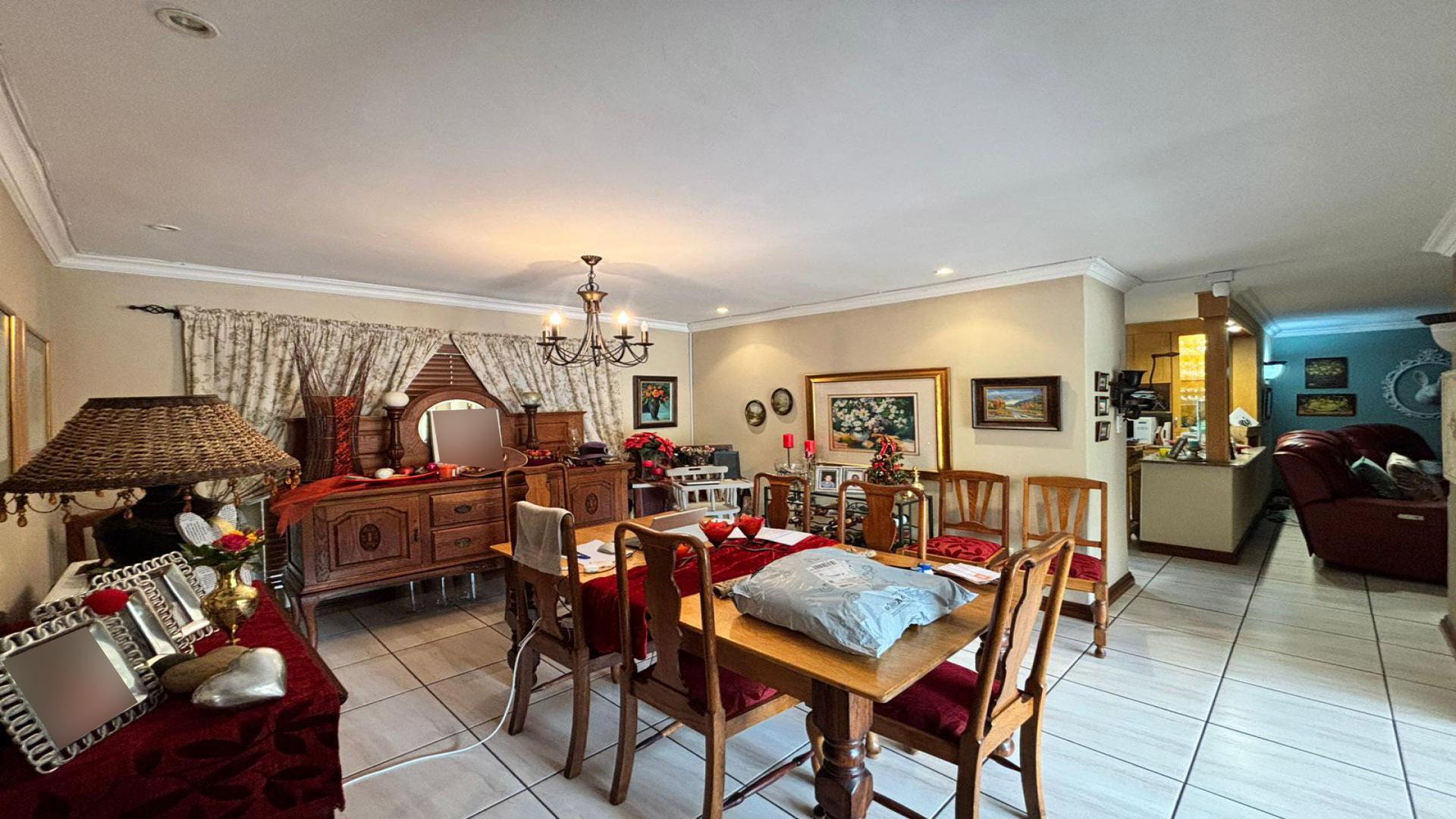 Dining Room of property in Vaal de Grace Golf Estate