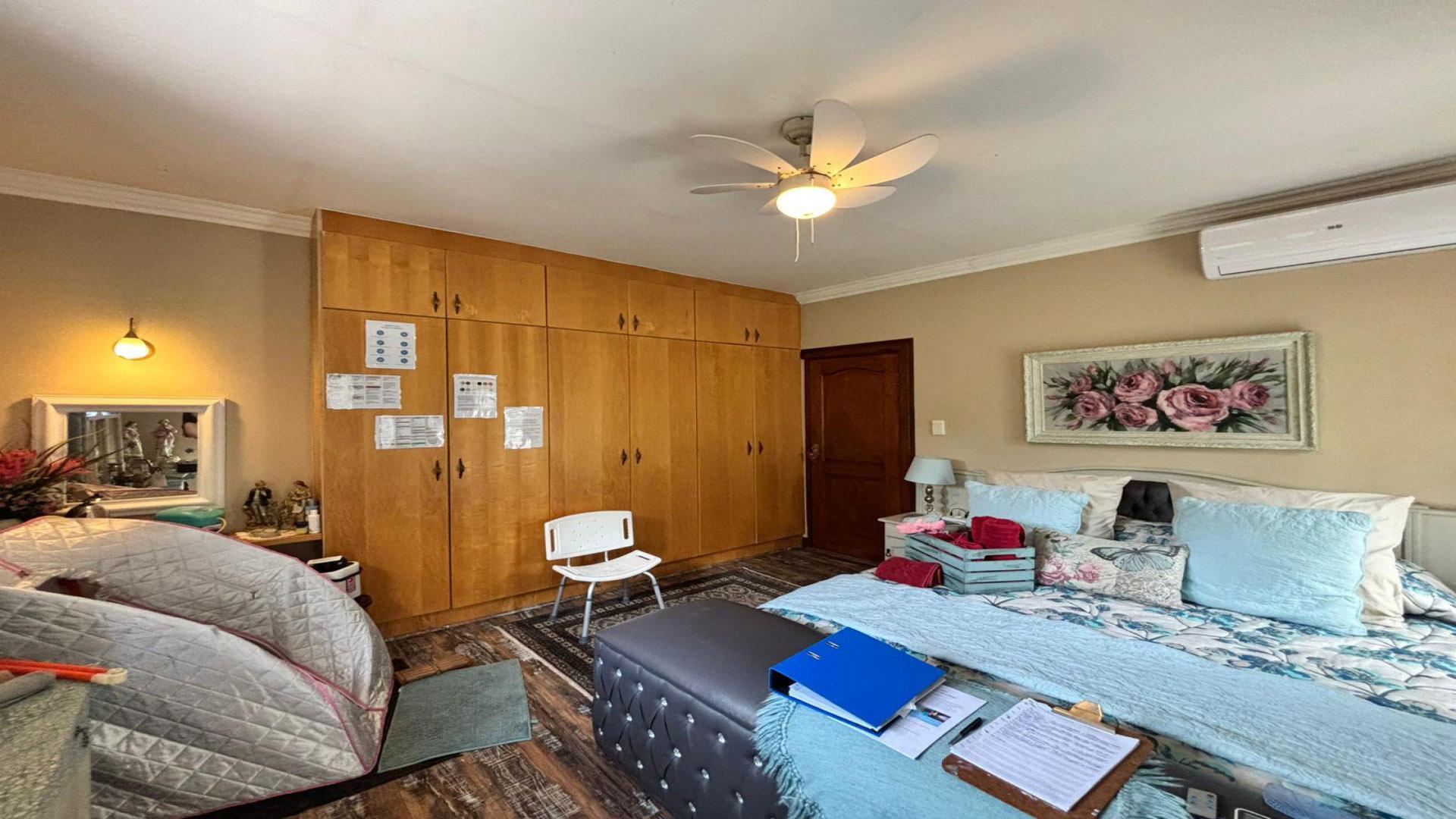 Bed Room 1 of property in Vaal de Grace Golf Estate