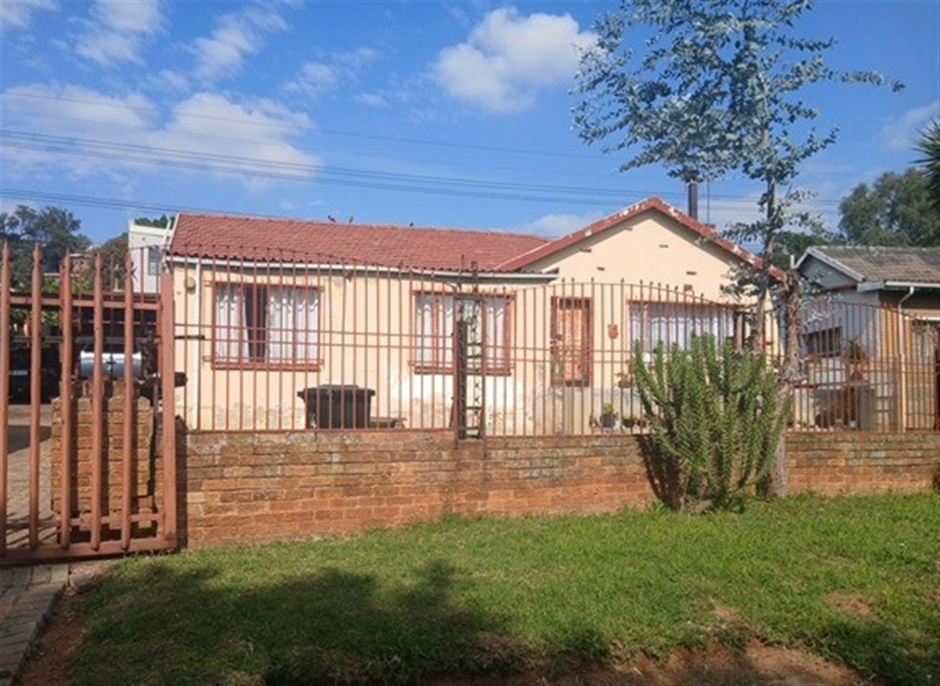 Front View of property in Solheim