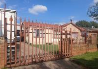 Front View of property in Solheim