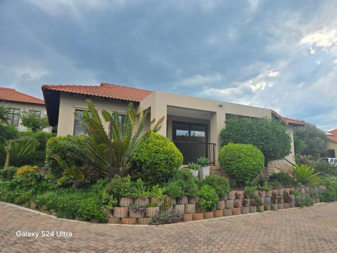 House for Sale For Sale in Hartbeespoort - MR701933