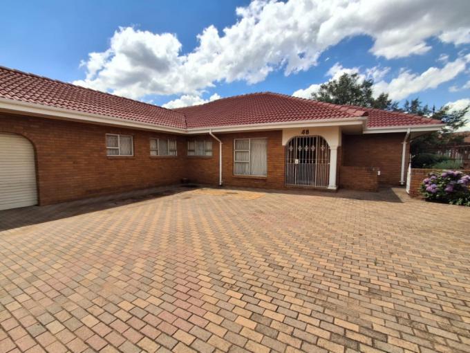 House for Sale For Sale in Nigel - MR701934