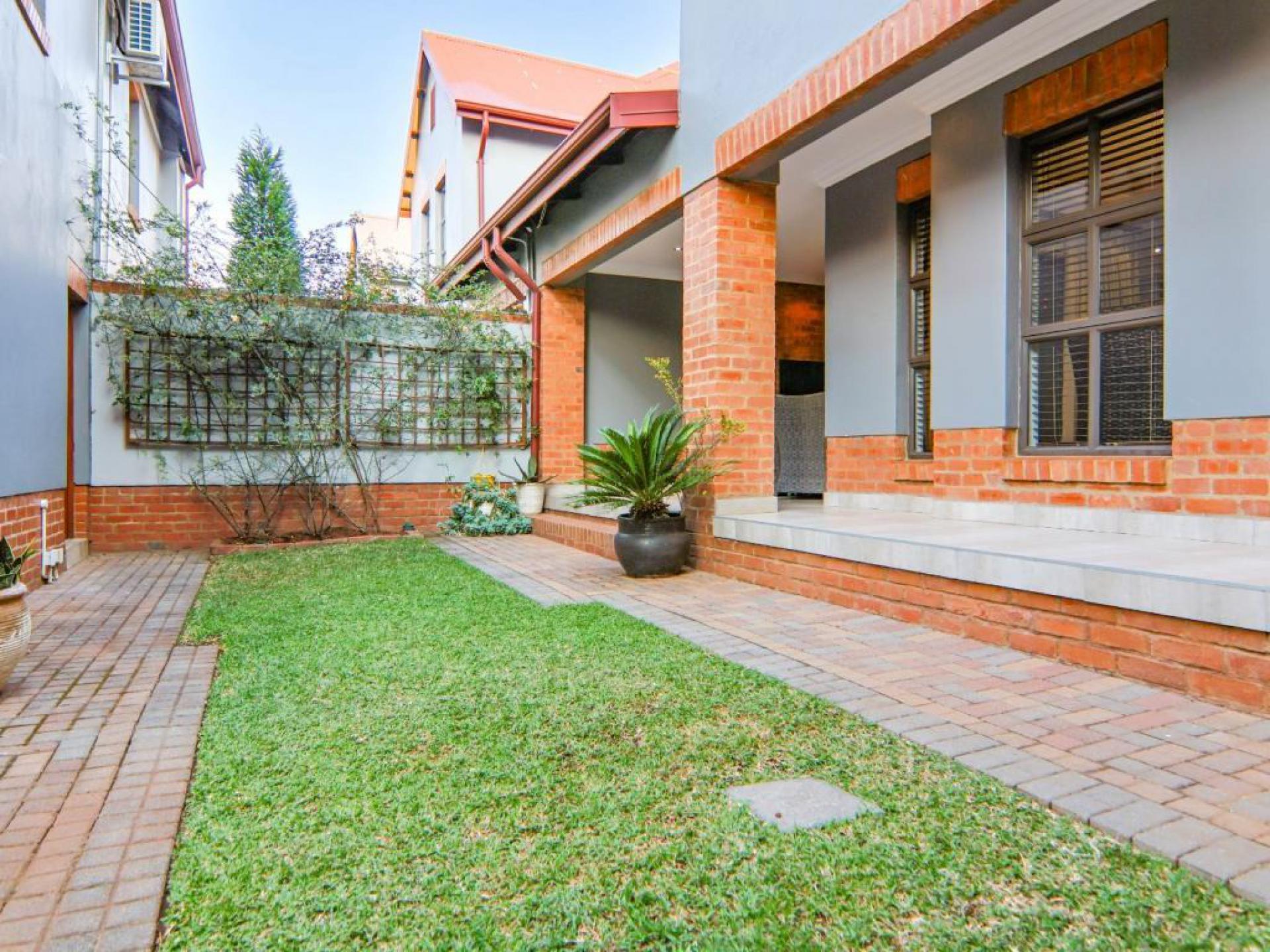  of property in Heritage Hill