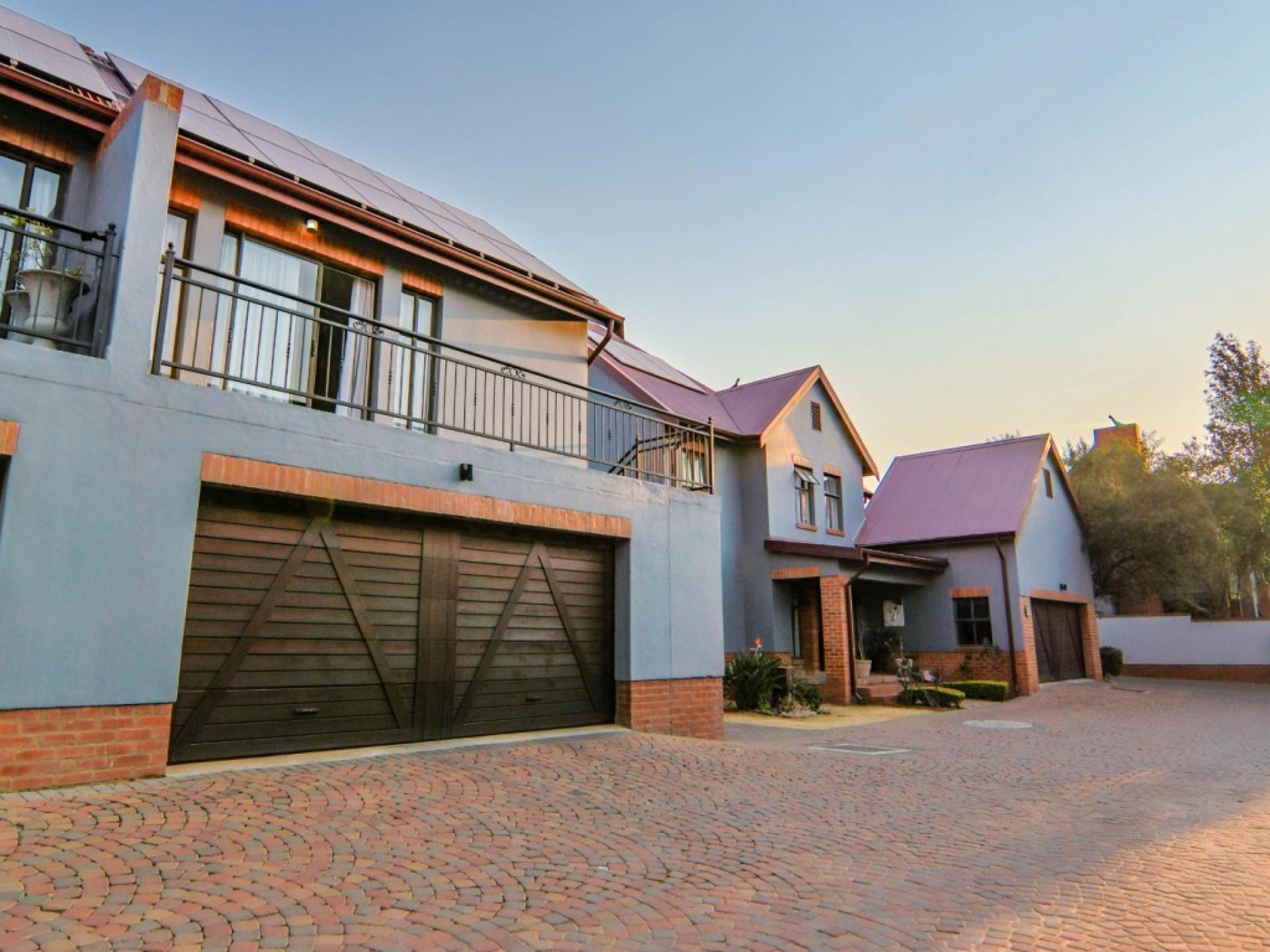  of property in Heritage Hill