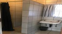 Bathroom 3+ of property in Brandwag