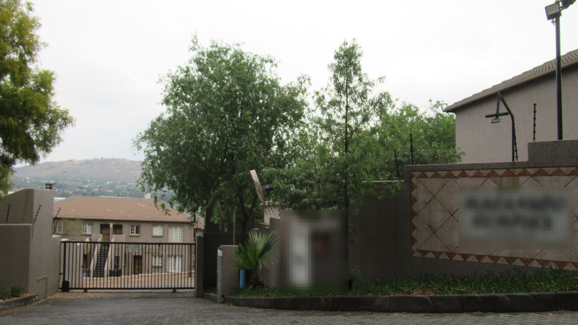 Front View of property in Wilgeheuwel 