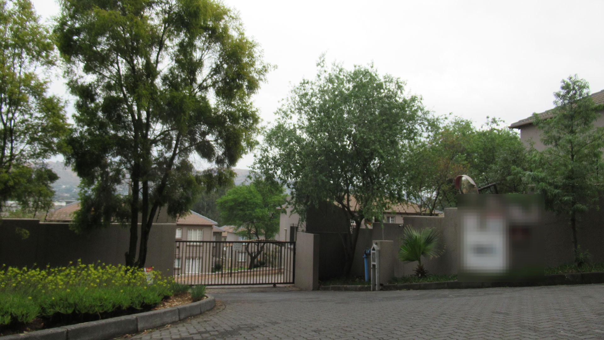 Front View of property in Wilgeheuwel 