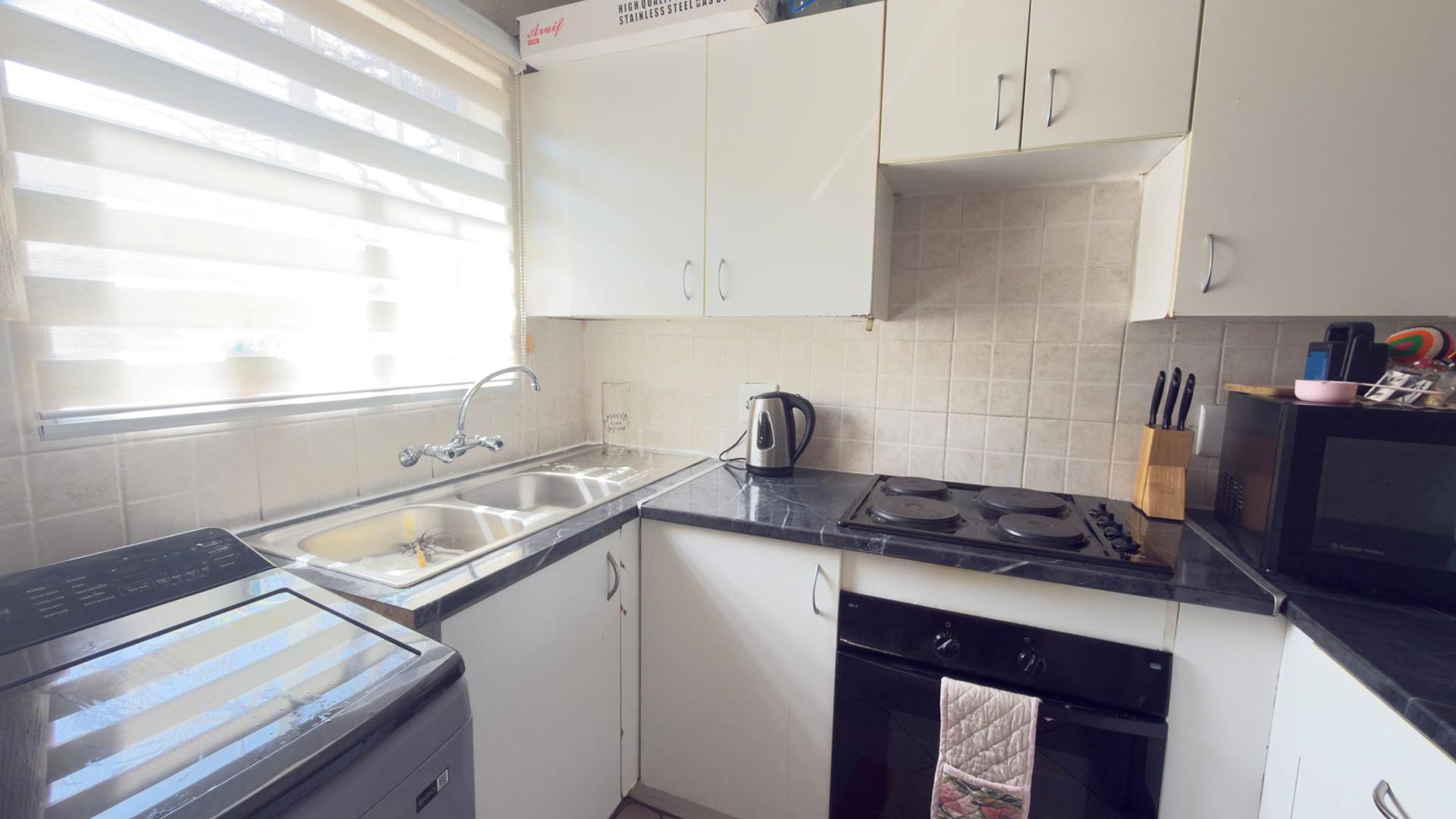 Kitchen of property in Wilgeheuwel 