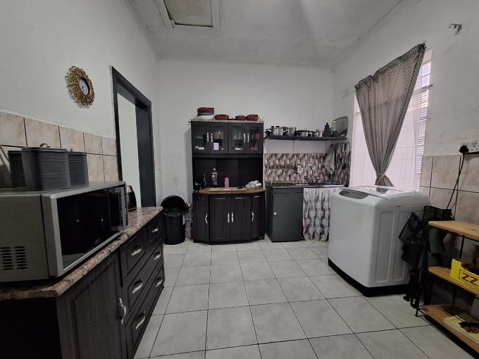 6 Bedroom House for Sale For Sale in Volksrust - MR701989