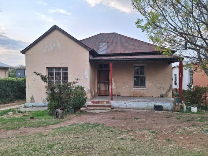 2 Bedroom House for Sale For Sale in Volksrust - MR701990