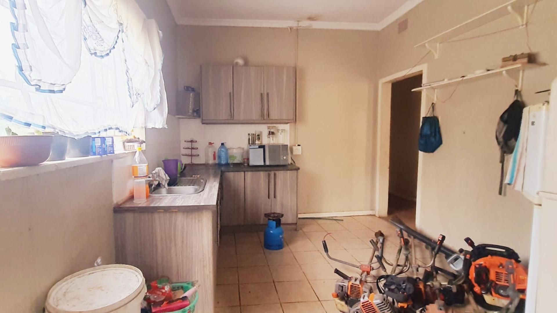Kitchen of property in Freemanville