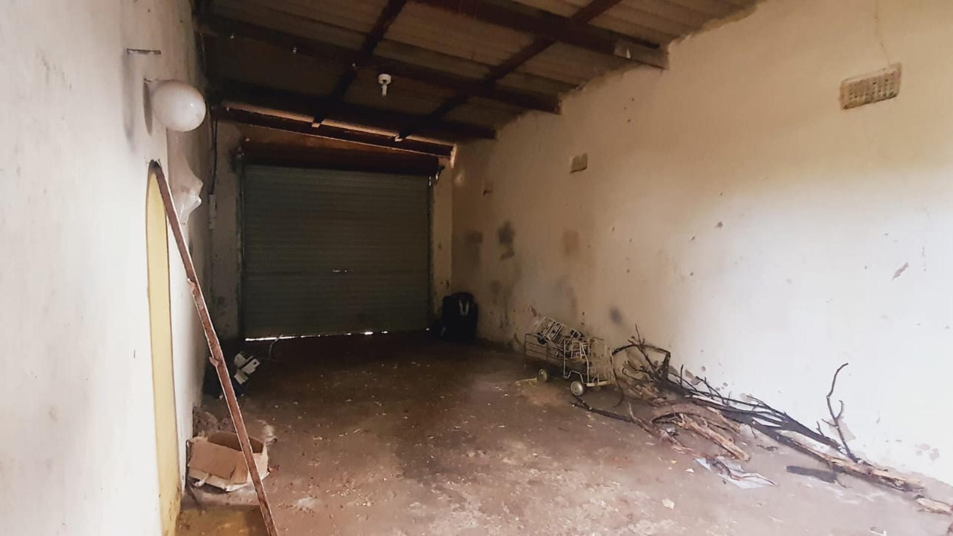 Garage of property in Freemanville