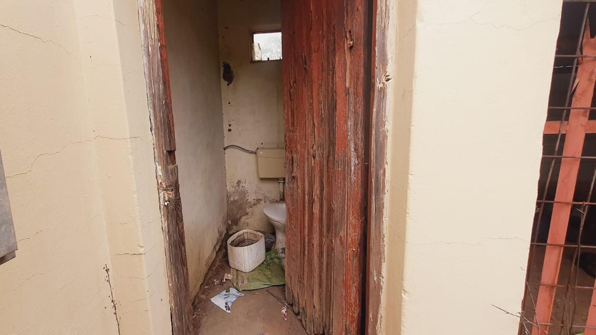 Staff Bathroom of property in Freemanville