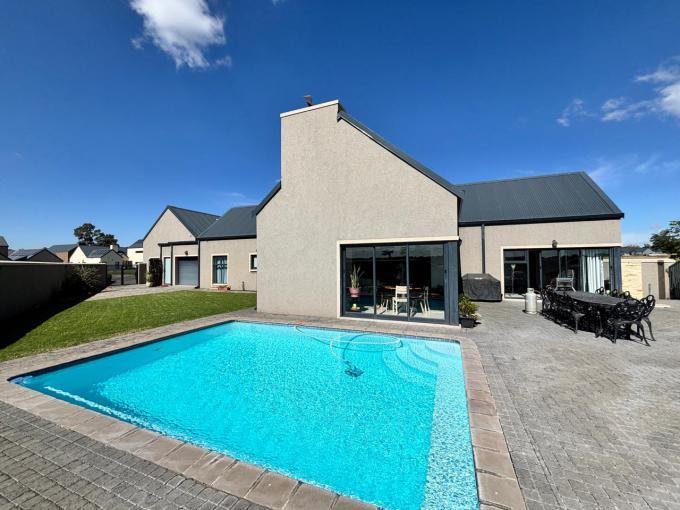 4 Bedroom House for Sale For Sale in Sasolburg - MR702027
