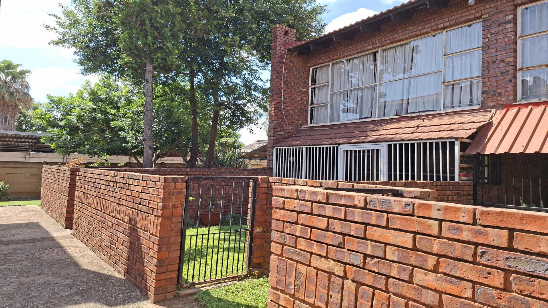 Front View of property in Claremont