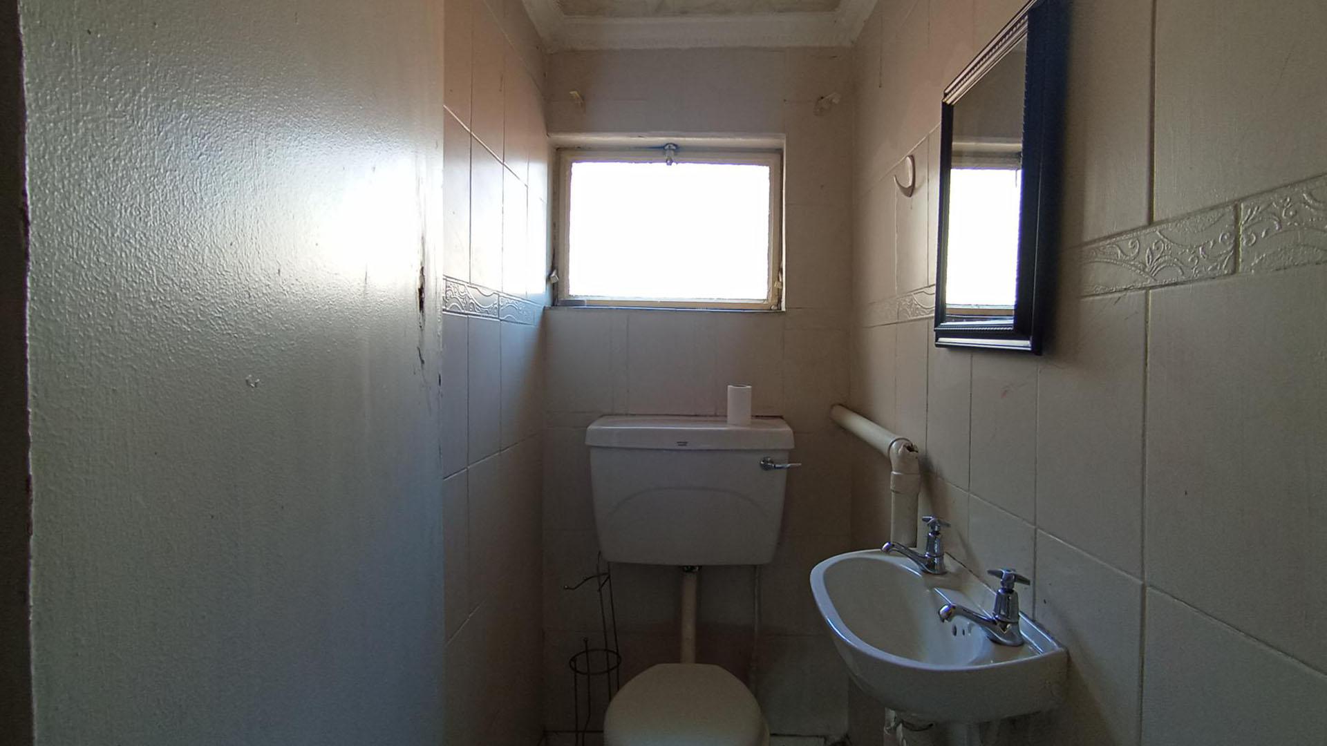 Guest Toilet of property in Claremont