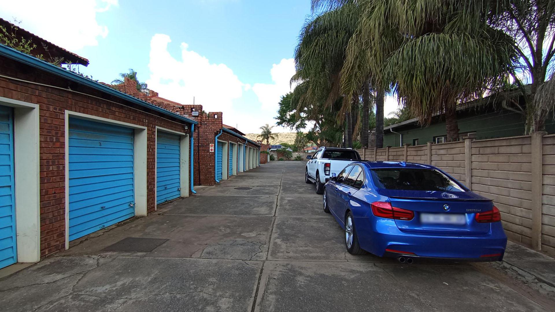 Front View of property in Claremont