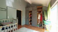 Bed Room 1 - 16 square meters of property in Claremont
