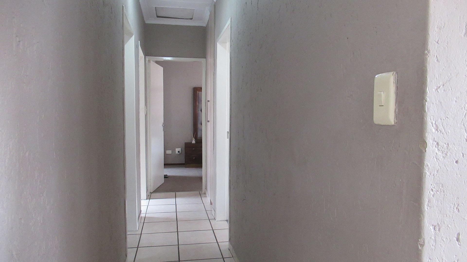 Spaces - 5 square meters of property in Buccleuch