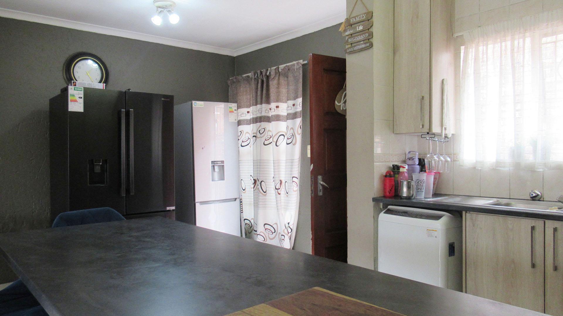 Kitchen - 16 square meters of property in Buccleuch