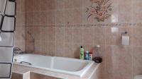 Main Bathroom - 5 square meters of property in Coronationville