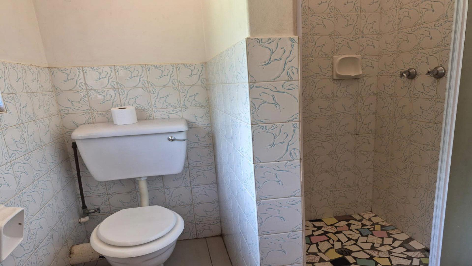 Bathroom 2 of property in Constantia Kloof