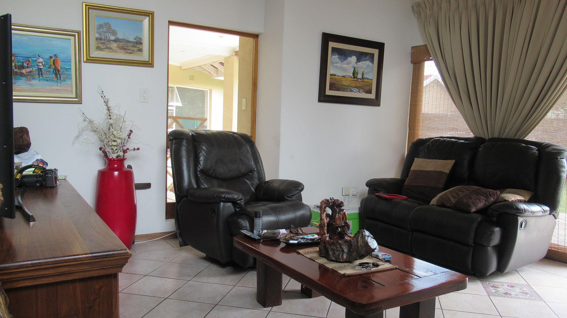 Flatlet - 82 square meters of property in Constantia Kloof