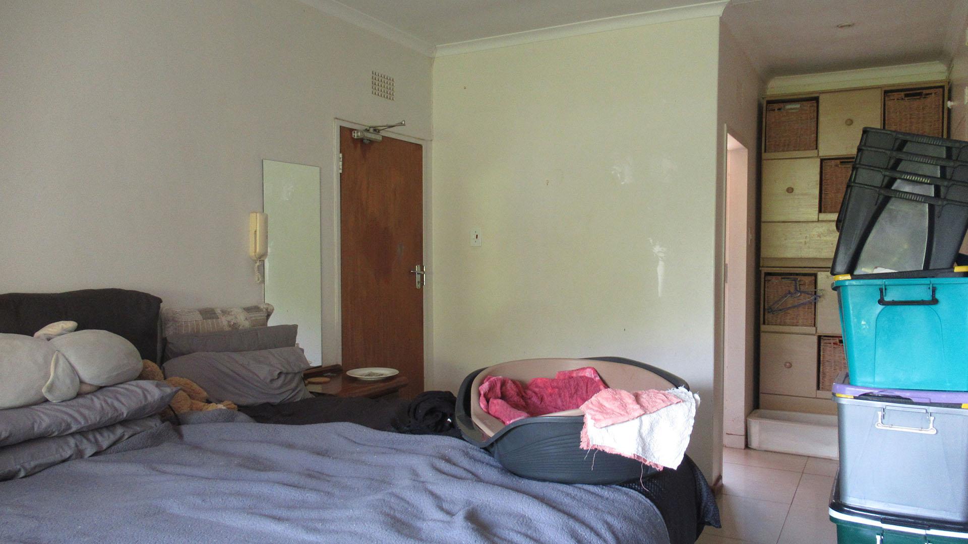 Main Bedroom - 29 square meters of property in Constantia Kloof