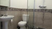 Bathroom 1 - 4 square meters of property in Constantia Kloof
