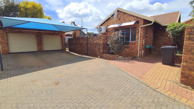 3 Bedroom Simplex for Sale For Sale in Eldoraigne - MR702141