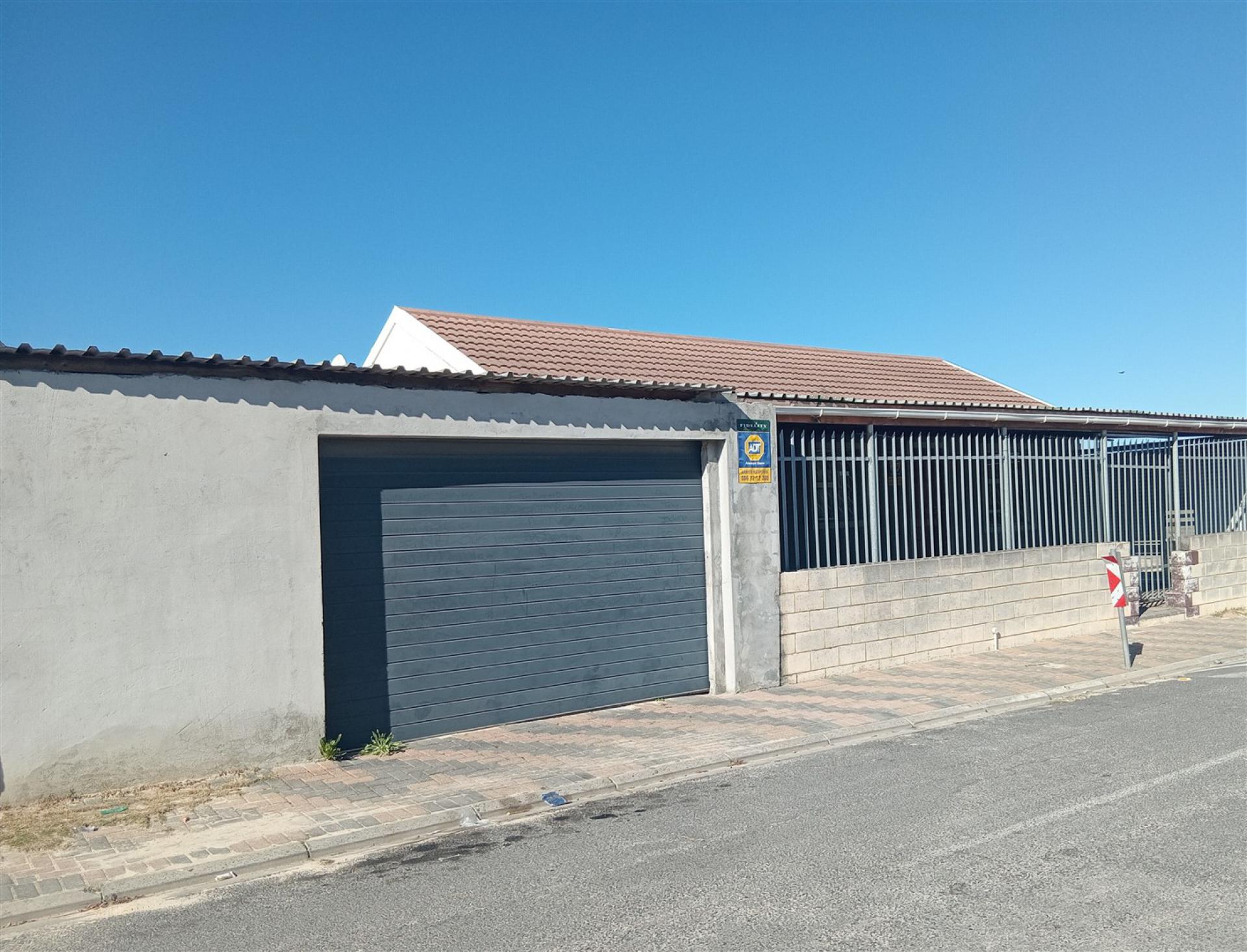Front View of property in Blue Downs