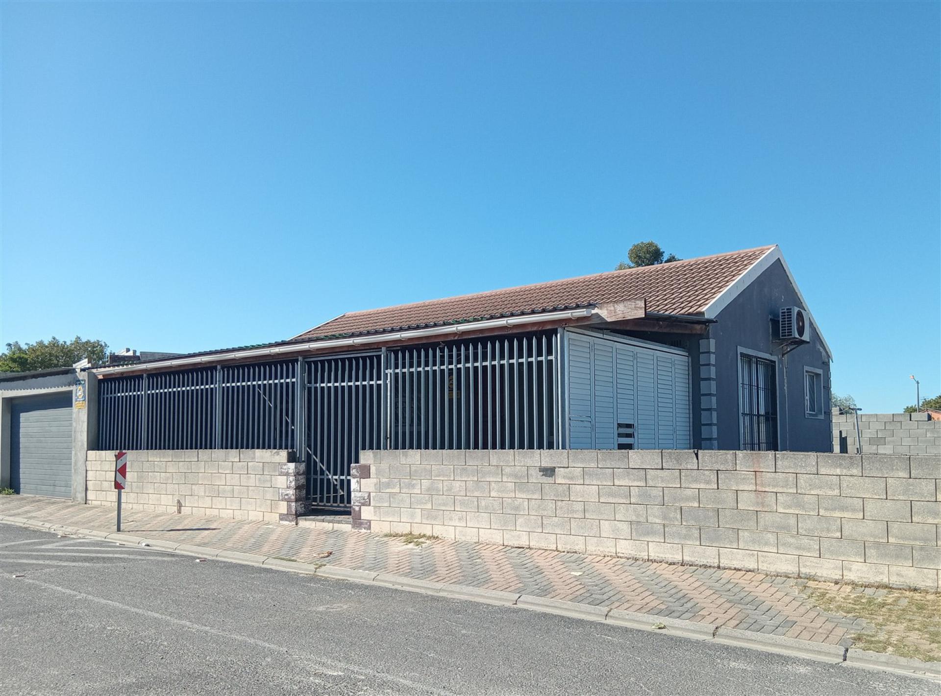 Front View of property in Blue Downs