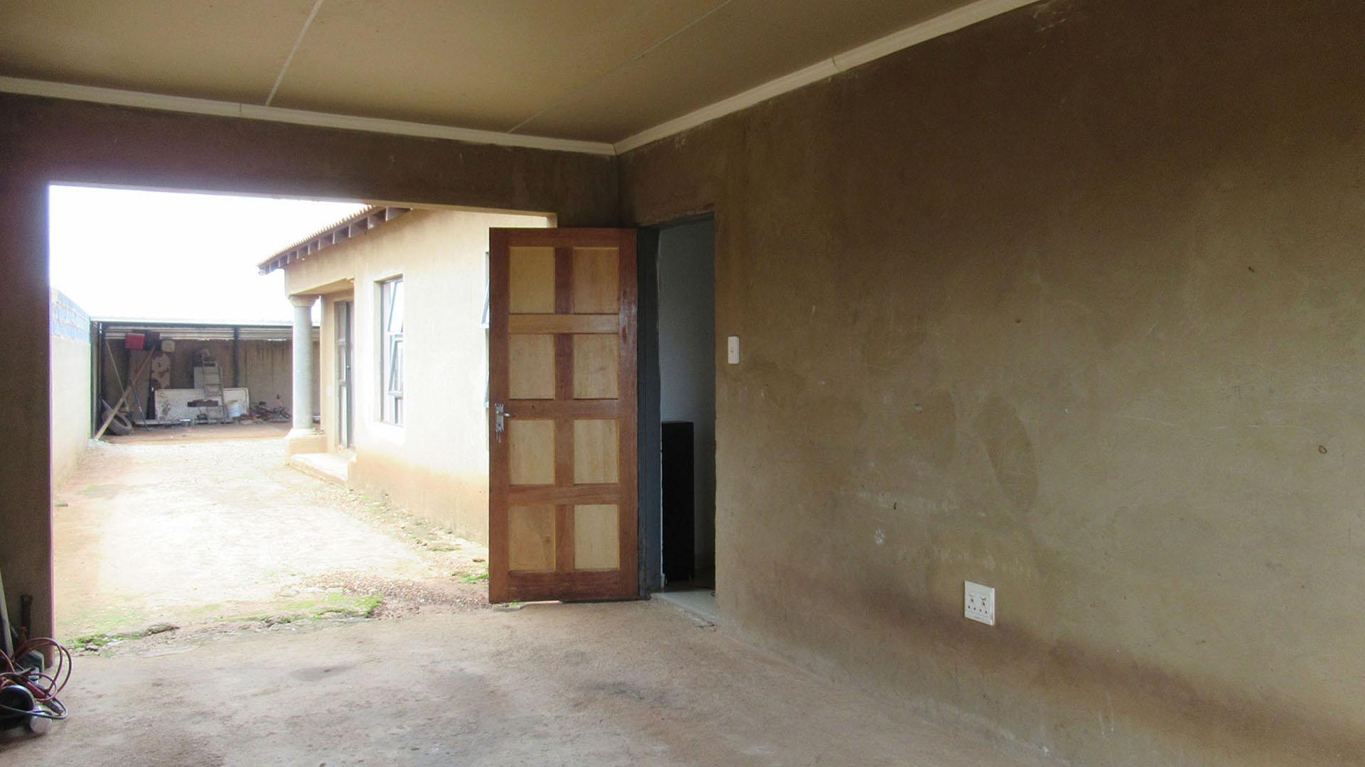 Spaces - 6 square meters of property in Protea Glen