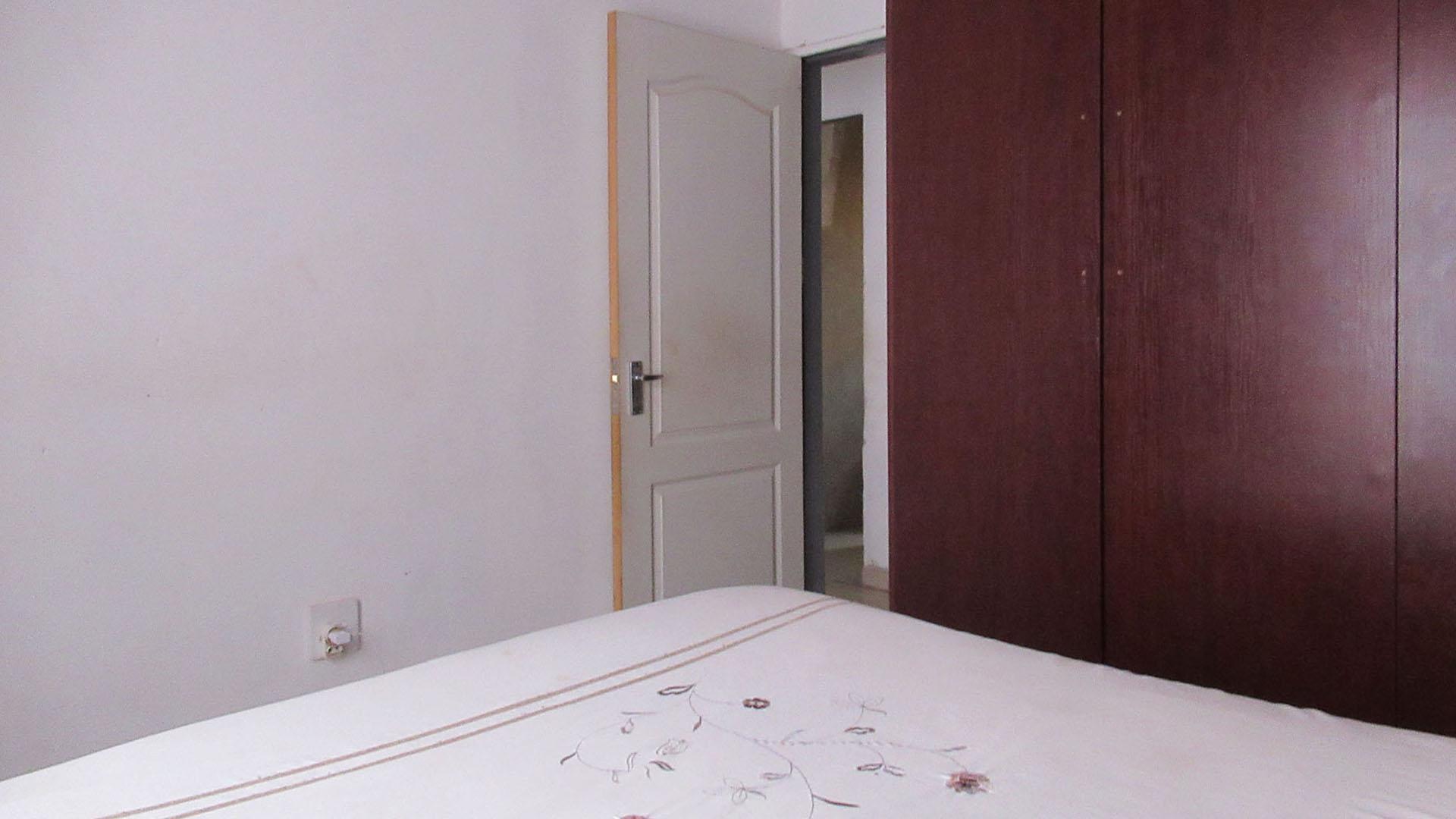 Bed Room 1 - 9 square meters of property in Protea Glen