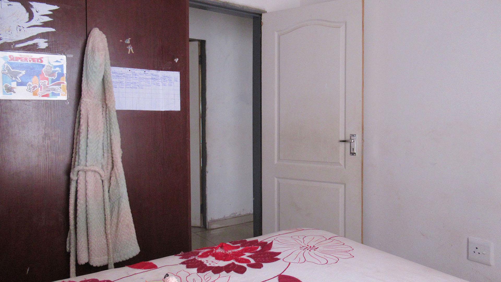 Bed Room 2 - 10 square meters of property in Protea Glen