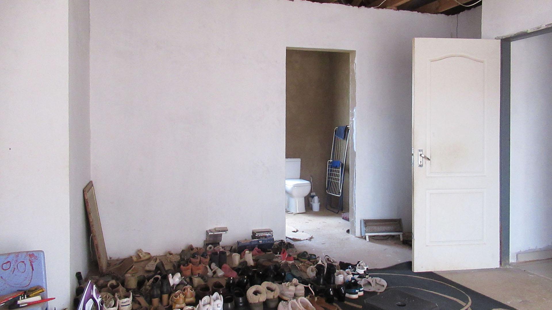 Main Bedroom - 22 square meters of property in Protea Glen