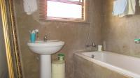Bathroom 1 - 5 square meters of property in Protea Glen