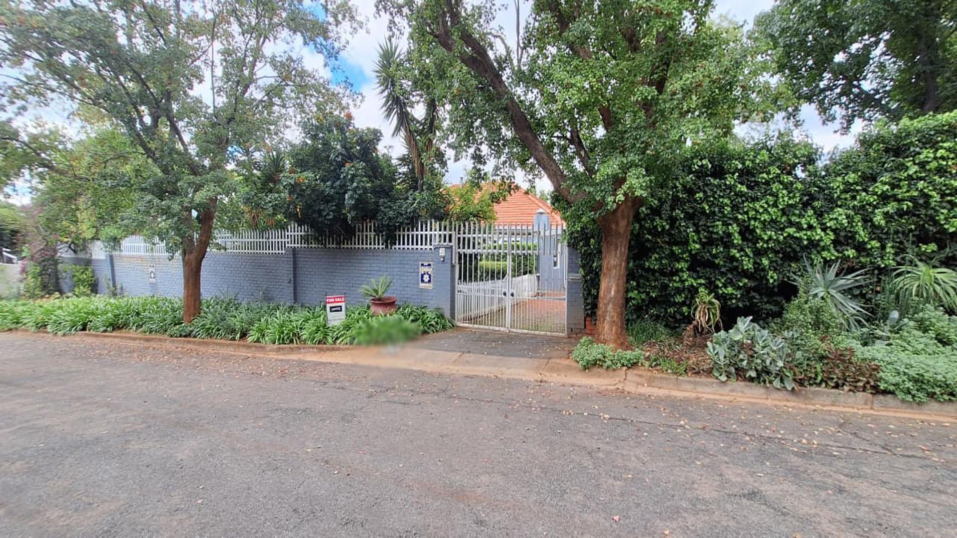 Front View of property in Greenside