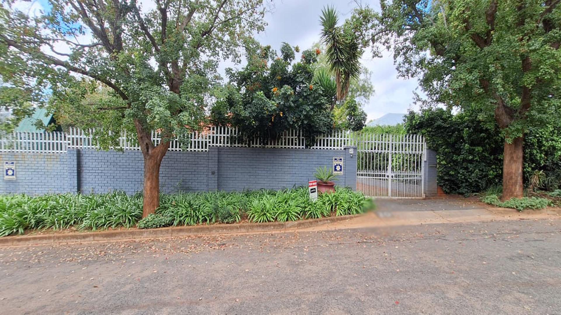 Front View of property in Greenside