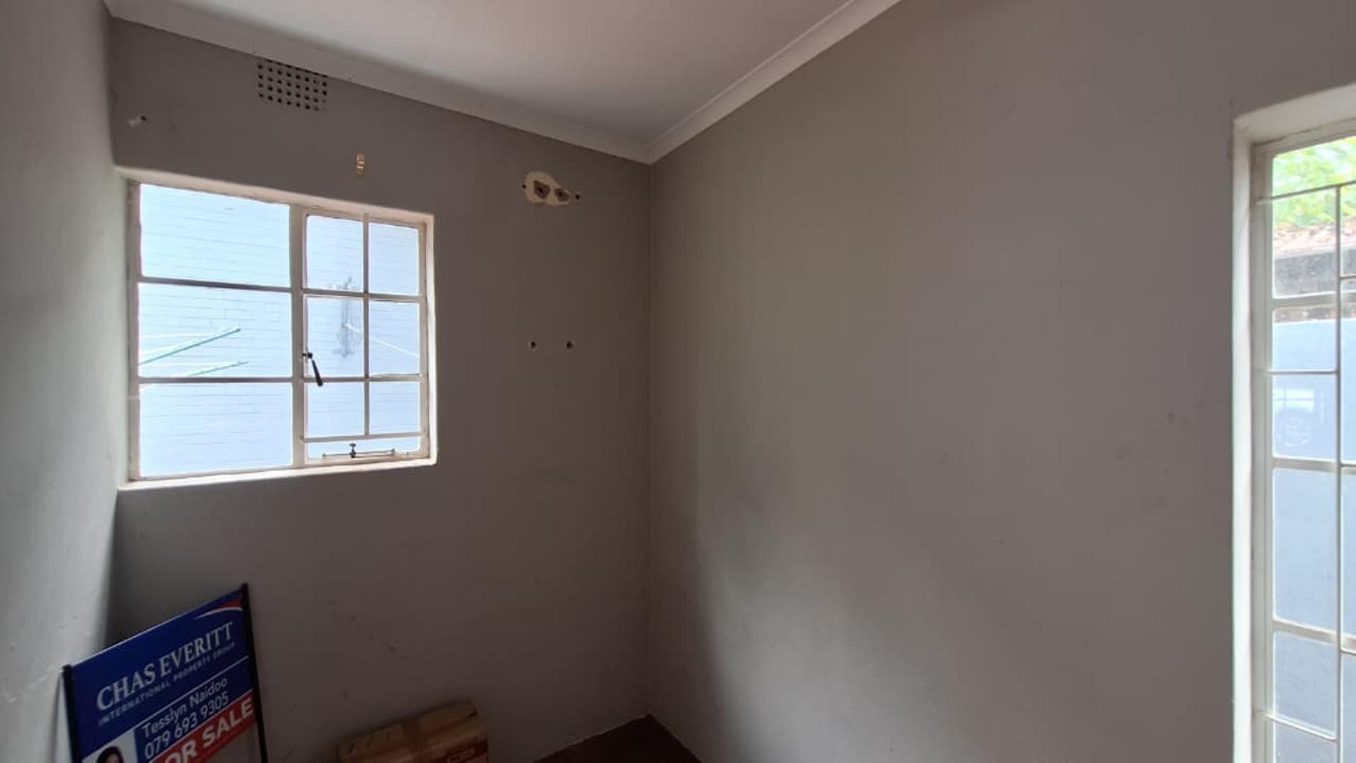 Spaces - 28 square meters of property in Greenside